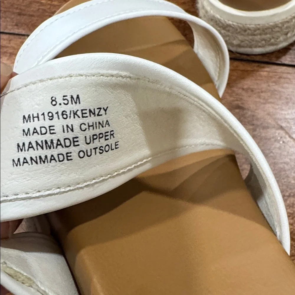 Mia Kenzy Platform Sandals size 8.5